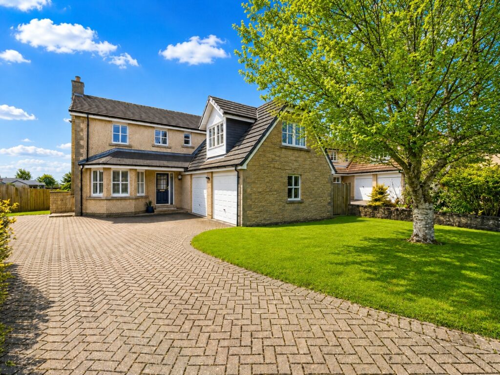 18 Croft Wynd, Milnathort