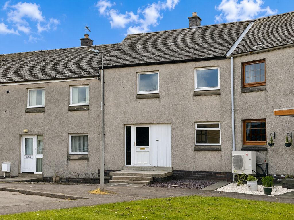 38 Marshall Place, Milnathort