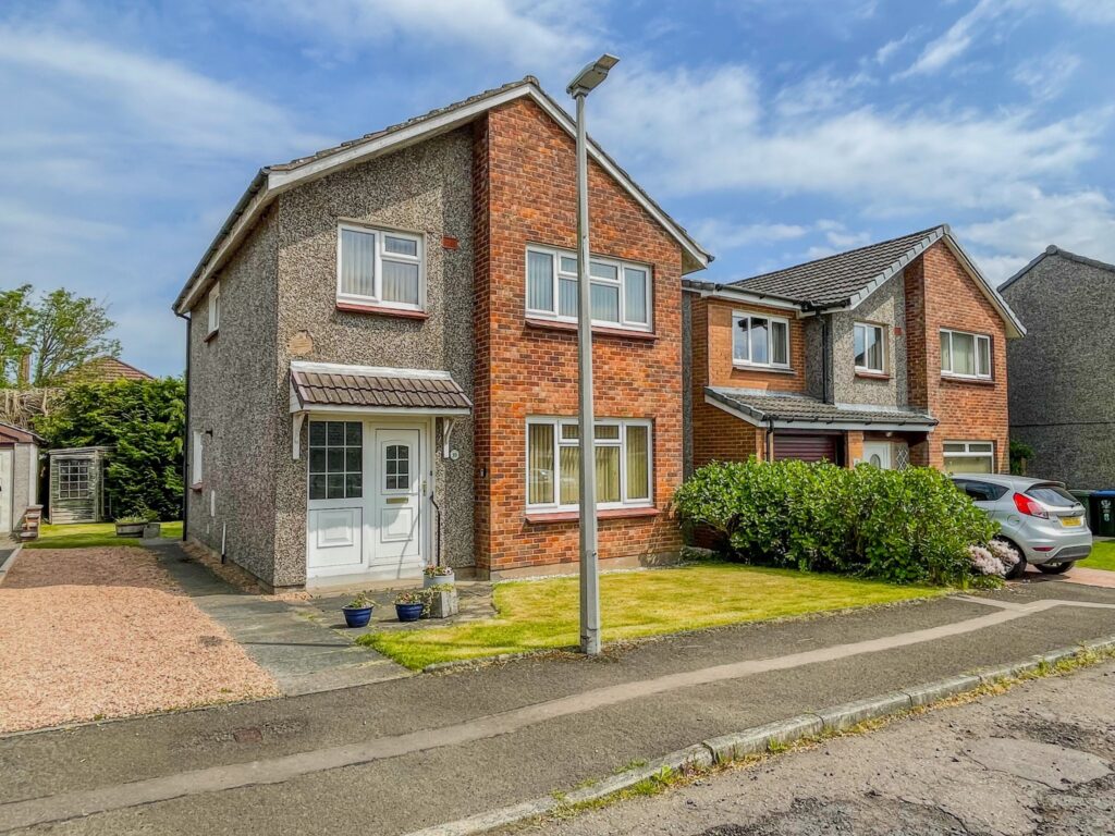10 Sandwood Place, Kinross