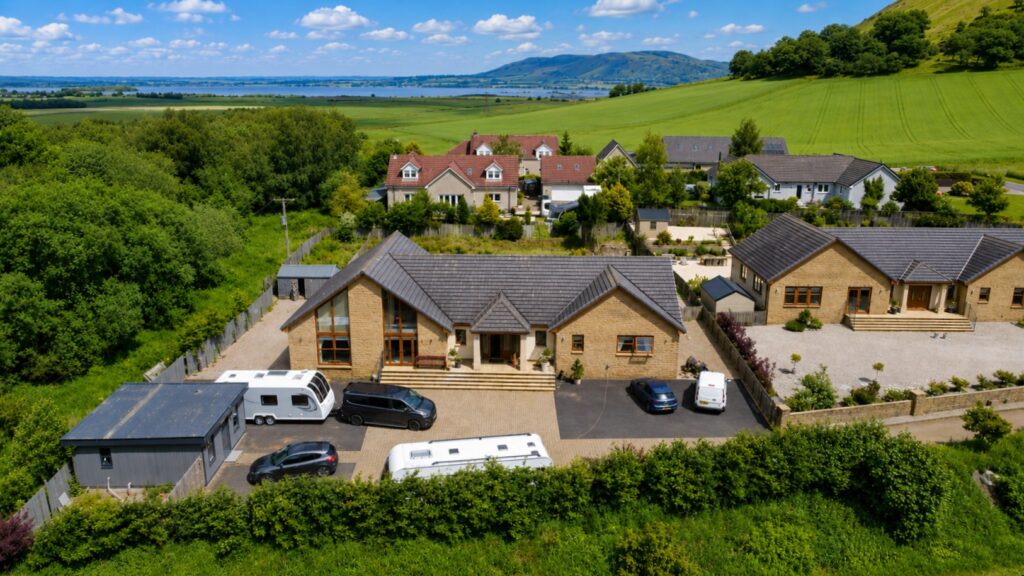 Hillview, Blairadam