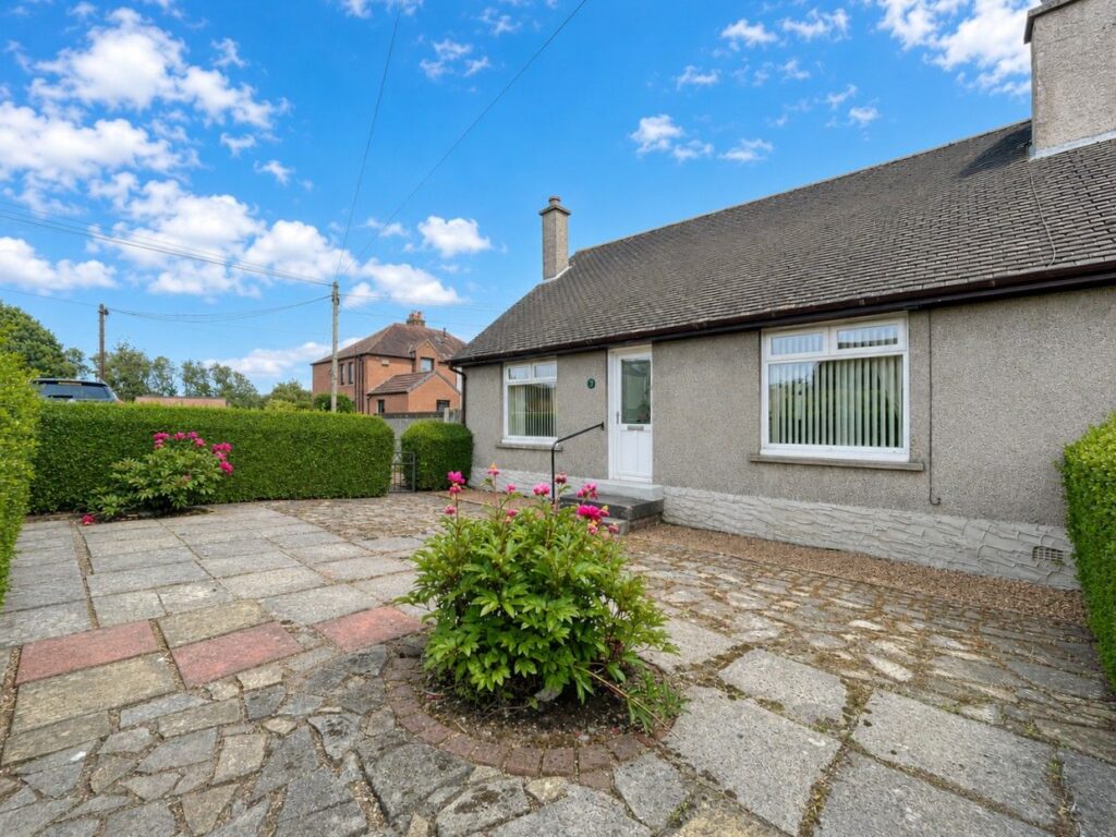 2 Marshall Place, Milnathort