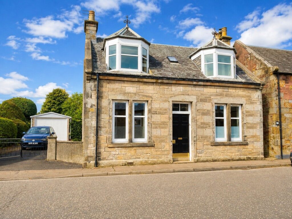 Edina Cottage, 54 South Street, Milnathort