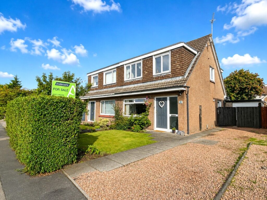 2 Sutherland Drive, Kinross