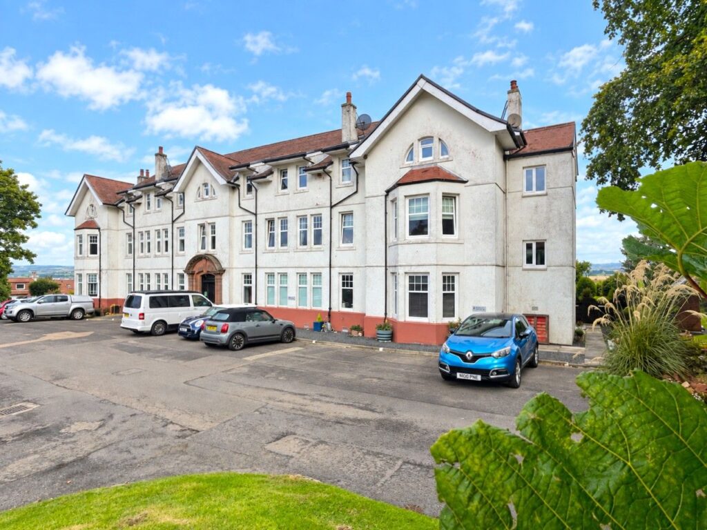 7 Lomond House, Glenlomond